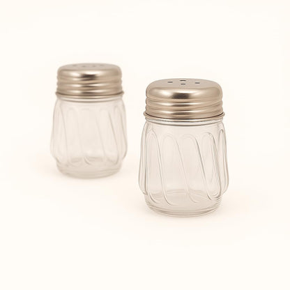 Gurubhai Equipments Chili Flakes & Oregano Dispenser Set – 2-Piece Plastic Spice Shaker Bottles with Stainless Steel Lids | Seasoning Containers for Pizza, Pasta, Kitchen & Restaurant Use